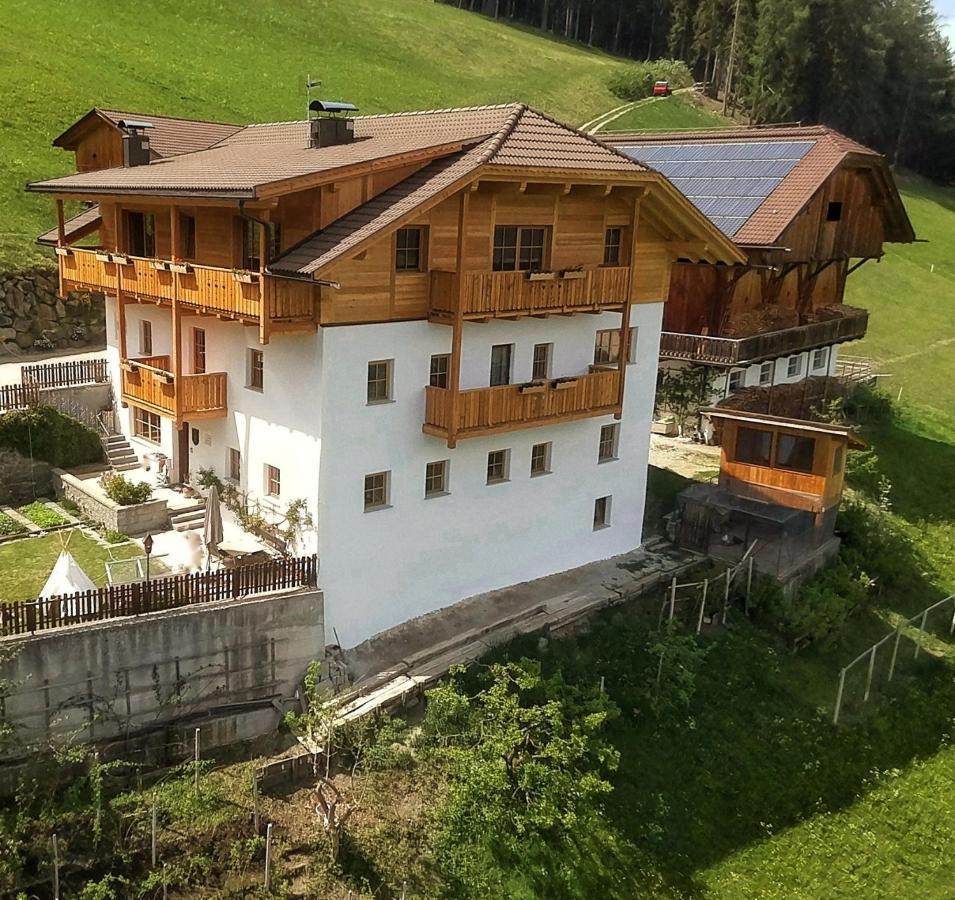 Holzerhof Apartment *